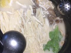 -大匠工房古船木艺术餐厅·猪肚鸡专门店(长白仙岛店)