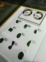 -北京七彩云南翡翠珠宝旗舰店(月坛店)