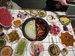 -伍师兄市井火锅(东部星悦天地店)