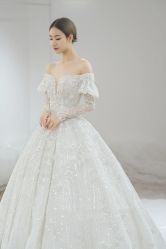 -Renee芮亦婚纱(原丽莎)