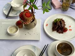杨梅鳕鱼球-柳莺湖上·湖景餐厅·江南菜(西湖店)