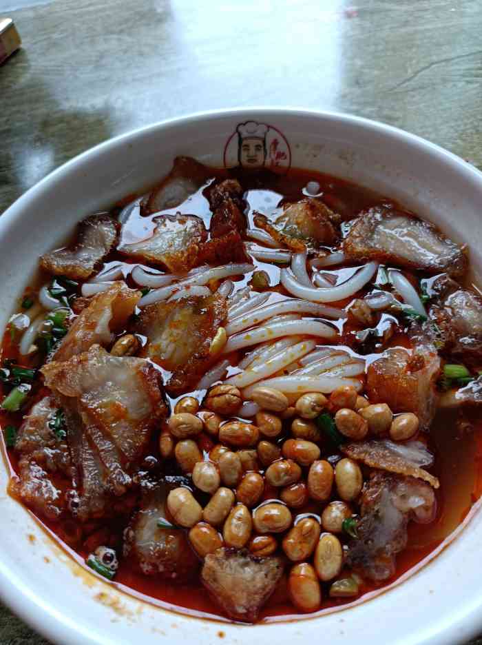 覃肥叔桂林米粉(江汉路店)-"坐7号线到小东门,然后沿着粮道街一直走,.