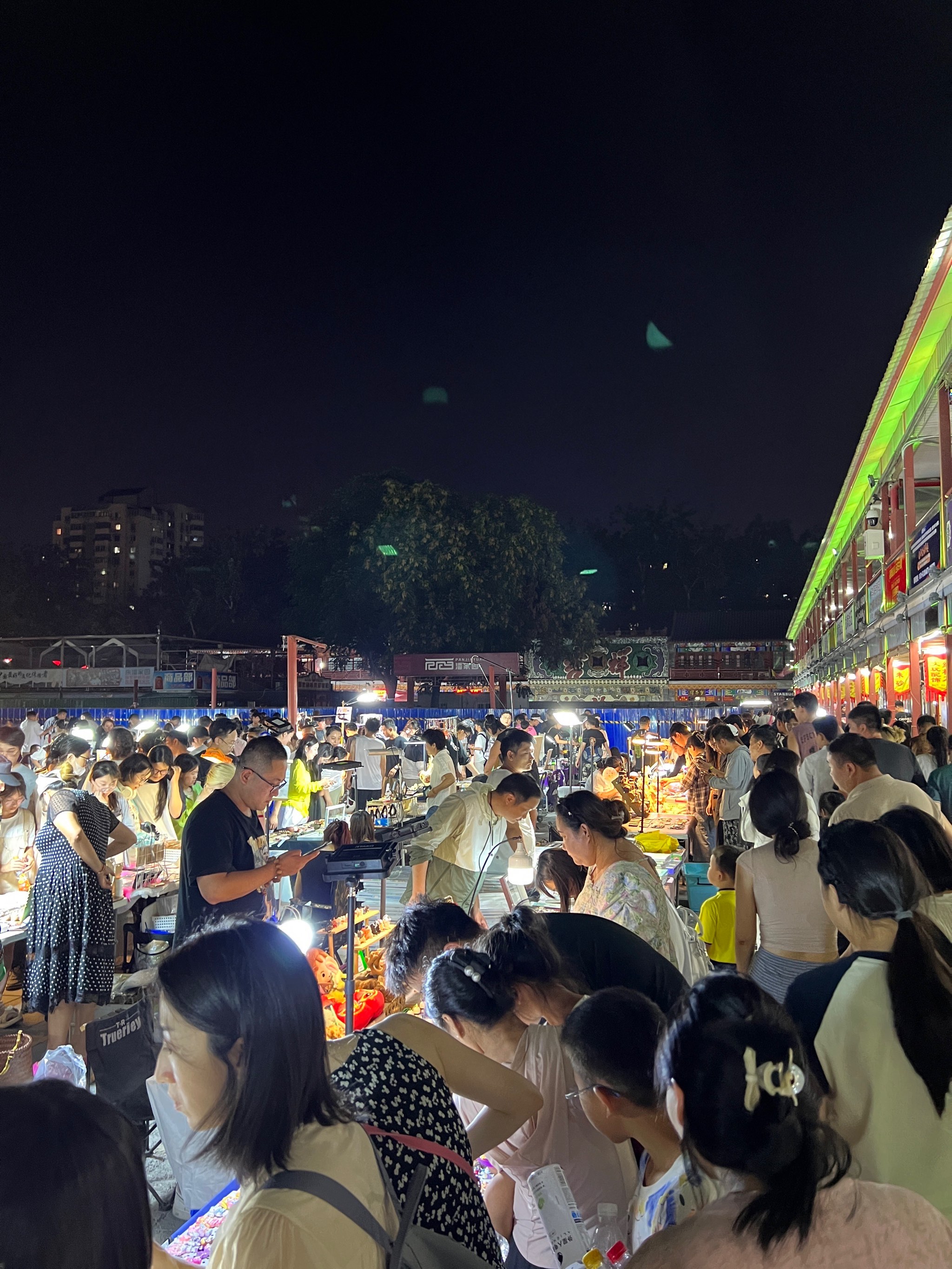 北京夜市热闹图片