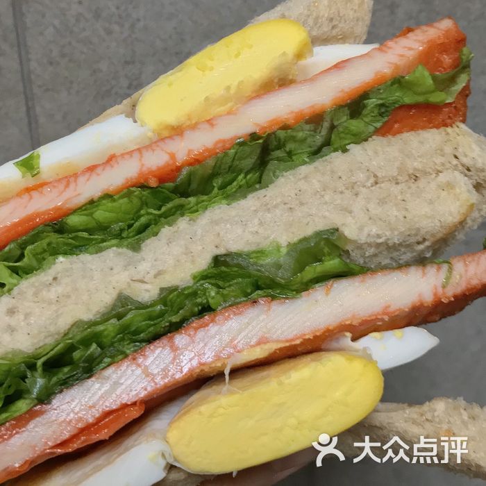 便利蜂全麦奥尔良鸡肉三明治 图片-北京超市/便利店-大众点评网