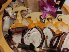 -老牌坊云南鱼豆花火锅(哈西万达店)