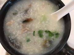 皮蛋瘦肉粥配糯米鸡-新旺茶餐厅·早餐·夜宵(仙霞店)