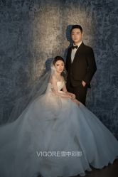 -雪中彩影婚纱摄影·微光艺术中心