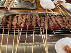 -哈尔滨小酒馆·鲜肉现穿自助烧烤(康新花园店)