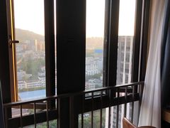 -维也纳国际酒店·重庆交通大学六公里轻轨站店