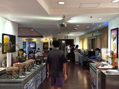 -深圳富苑皇冠假日套房酒店