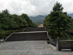 -三塔倒影公园