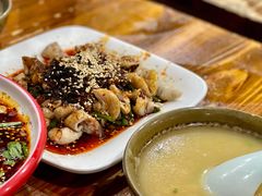 招牌热拌肥肠-朱大嘴肥肠血旺(福字街店)