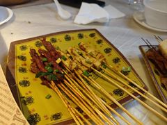 -老街烧烤大排档·地道湖北菜·龙虾馆(汉口火车站店)