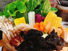 -湊湊火锅·茶憩(杭州湖滨银泰in77店)