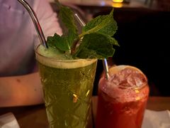 -FOUR PLAY BAR
