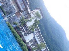 -英德宝晶宫天鹅湖茶语温泉