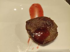 -大中华希尔顿酒店-念自助餐·嗨啤·小龙虾