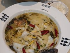-渔语鱼酸菜鱼新川菜(来福士店)