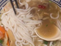 -鑫花溪牛肉米粉(东环大润发店)