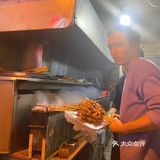 排这么久到底值不值的羊肉串 同来顺