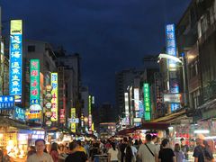 -六合夜市