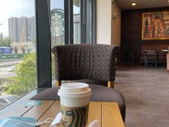 靠窗位-星巴克(郑州曼哈顿广场店)