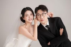 -雪中彩影婚纱摄影·微光艺术中心