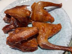 红烧乳鸽-赏点粤式点心(广州塔店)