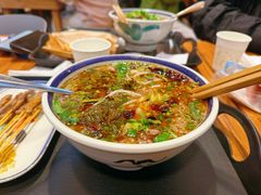 -云阿蛮云南生烫牛肉米线(奉贤路店)