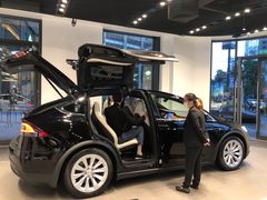 -TESLA 特斯拉(上海太古汇体验店)