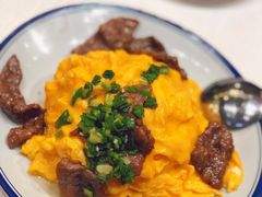 皇袍滋味嫩牛饭滑蛋包饭-食运茶餐厅(文化宫店)