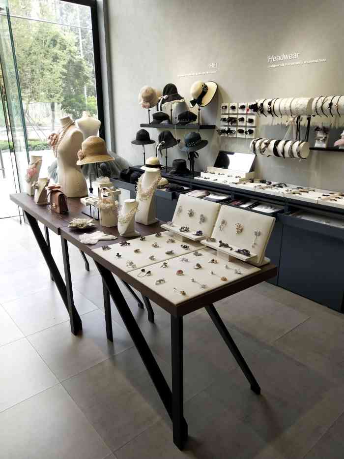 riotlily艾特里里(龙湖西宸天街店)-"今天和朋友来天街星巴克聊事情