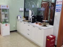 -茂菊口腔连锁(浦东南路店)
