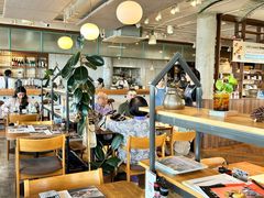 -ROAST coffee & eatery