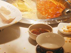 -老房老舍重庆火锅(假日城市店)
