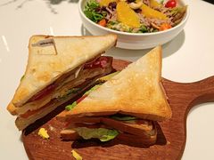 -wineapp葡萄酒餐吧(外滩金融中心店)