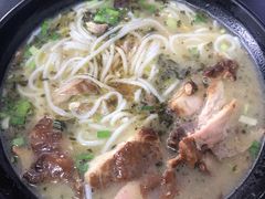 -花溪巷牛肉粉(泉城路店)