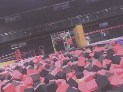 -嘿哟动霸CHUA·新潮玩运动娱乐中心·蹦床滑冰团建乐园
