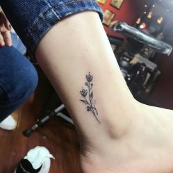 -SNOW TATTOO STUDIO