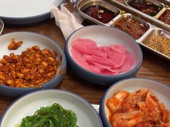 -明洞阿姨·韩式酱蟹烤肉·创意料理(三元桥店)