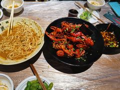 -巴厘龙虾·榜首油焖大虾(音乐学院·沿江酒馆店)