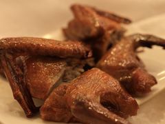 烧乳鸽-沙田新强记烧鹅海鲜酒家