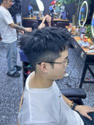 -藤野造型专业烫染接发