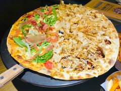双拼披萨-机器人火炉披萨(爱琴海店)