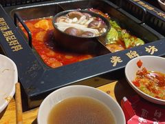 -老牌坊云南鱼豆花火锅(爱建店)