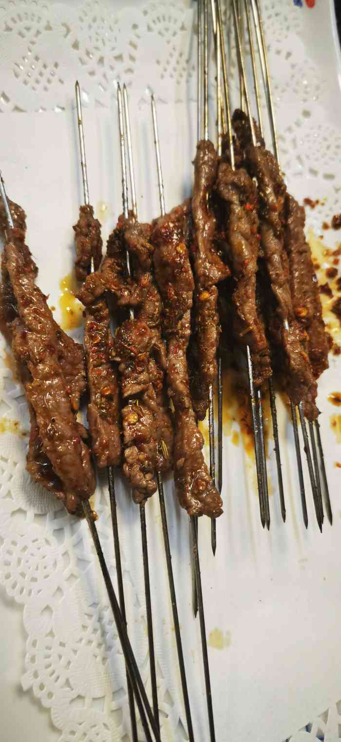 延长烤肉-"延长烤肉算是群贤路上和林记一样比较有名气.