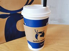 圣诞姜饼人拿铁-瑞幸咖啡(武汉摩尔城L2层店)