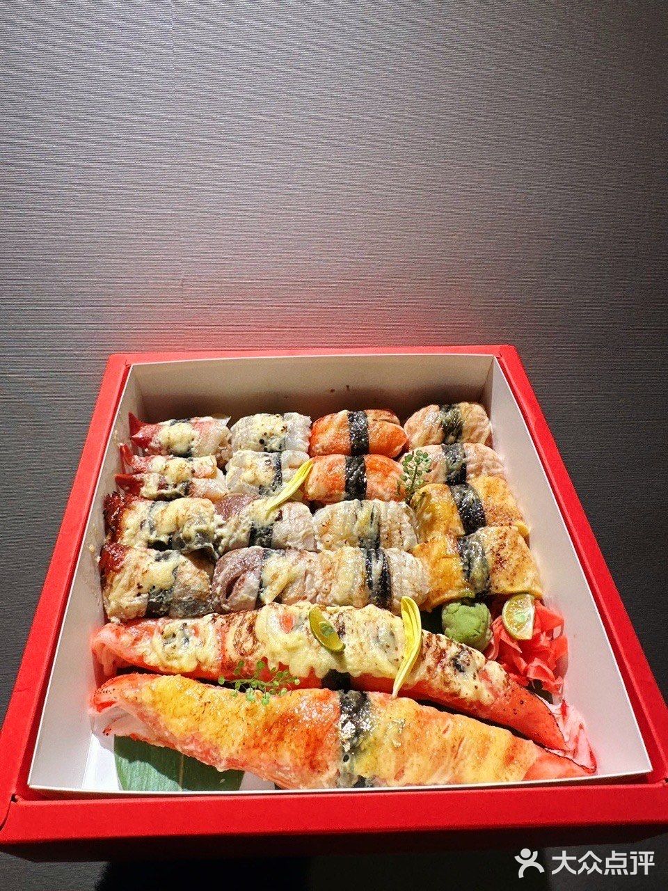 我也有同款圣诞寿司礼盒啦