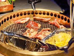 -铭牛烧肉·和牛海鲜自助(高新月牙湖店)