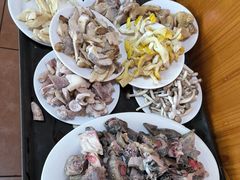 -东巴谷野生菌火锅餐厅